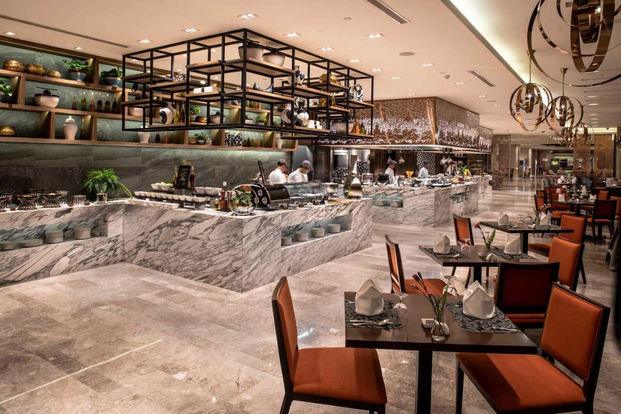 Pullman Centrepoint Hotel Yangon