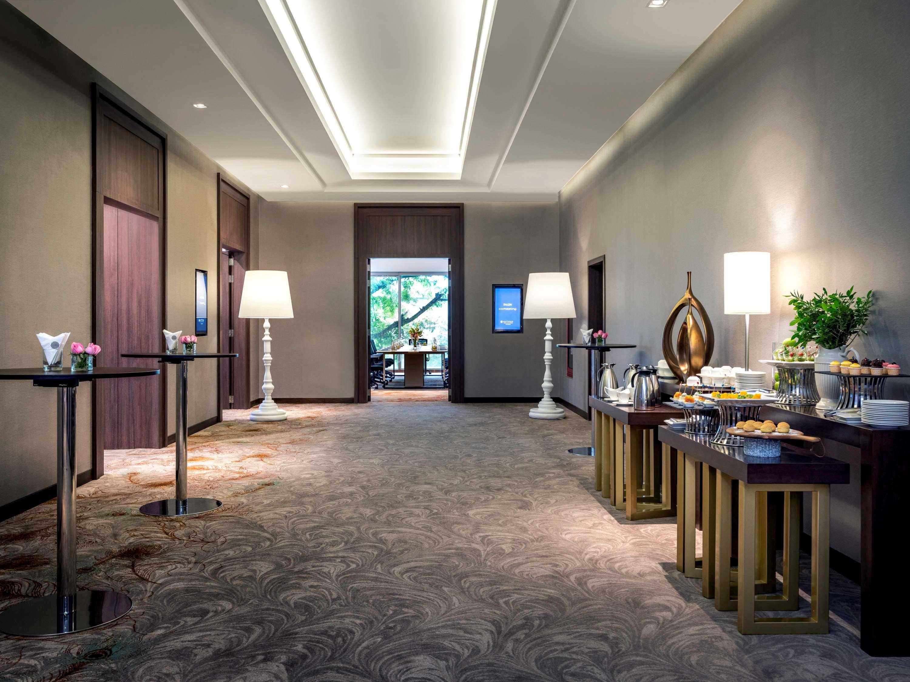 Hotel Pullman Centrepoint Yangon