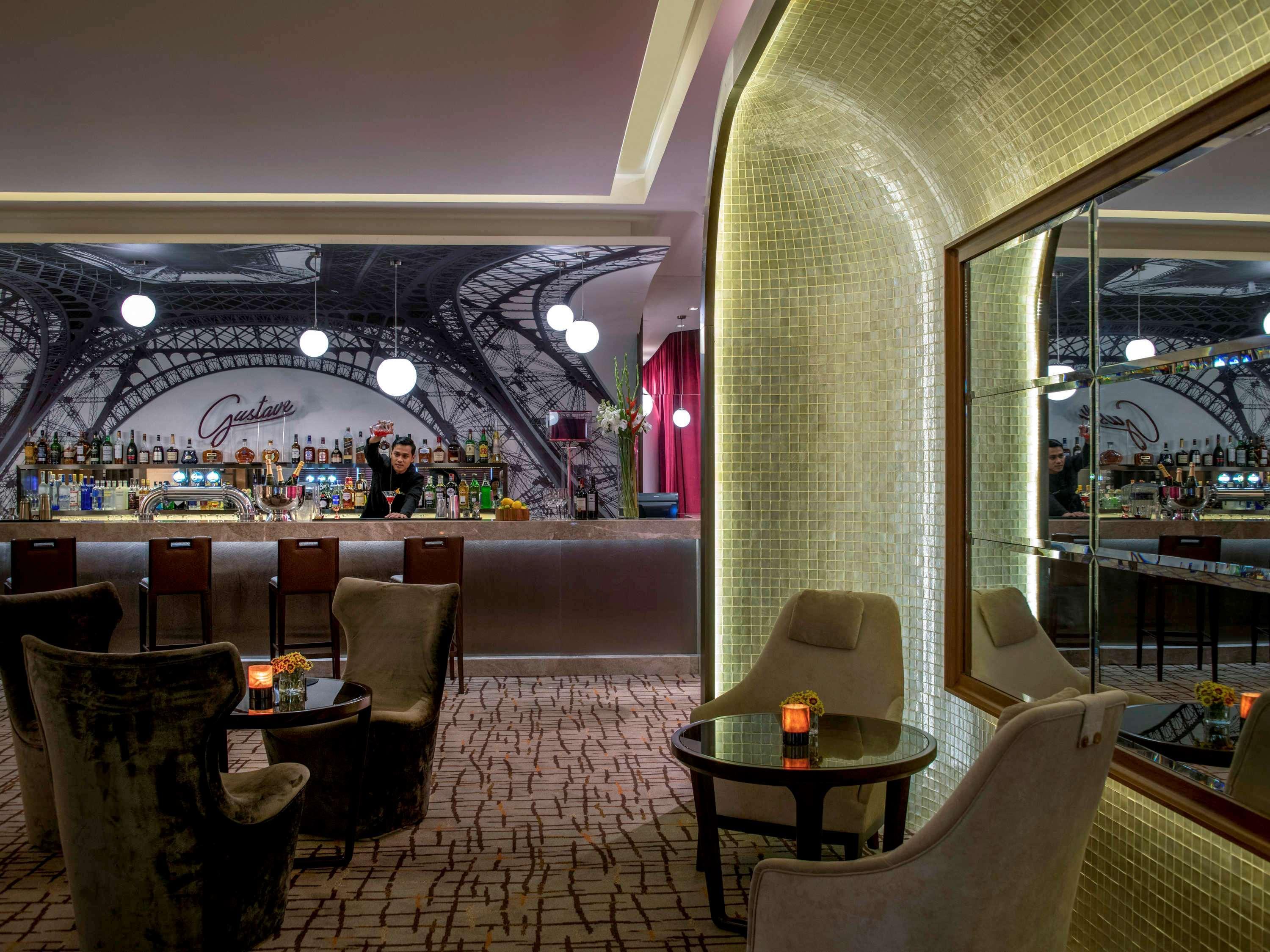 Pullman Centrepoint Hotel