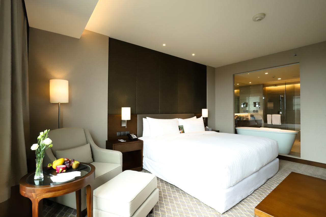 Pullman Centrepoint Hotel Yangon