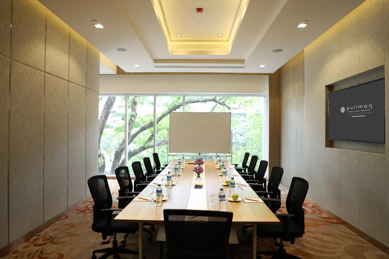 Pullman Centrepoint 5*