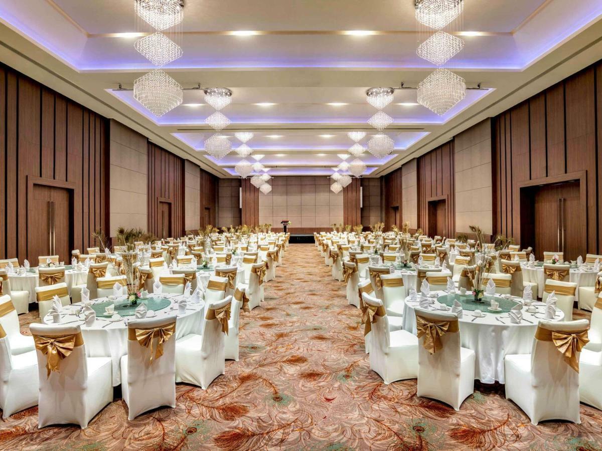Pullman Centrepoint Hotel