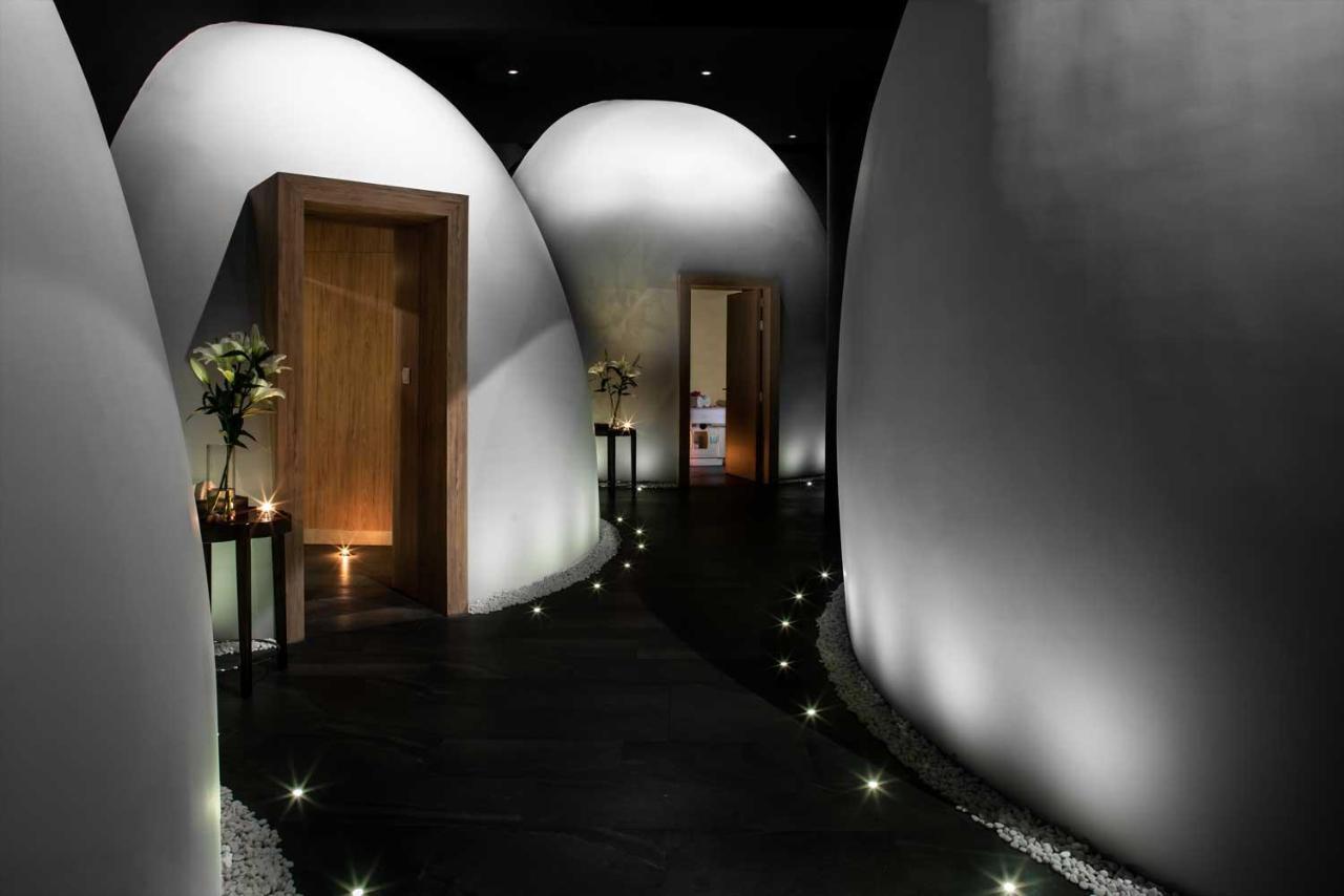 Pullman Centrepoint 5*